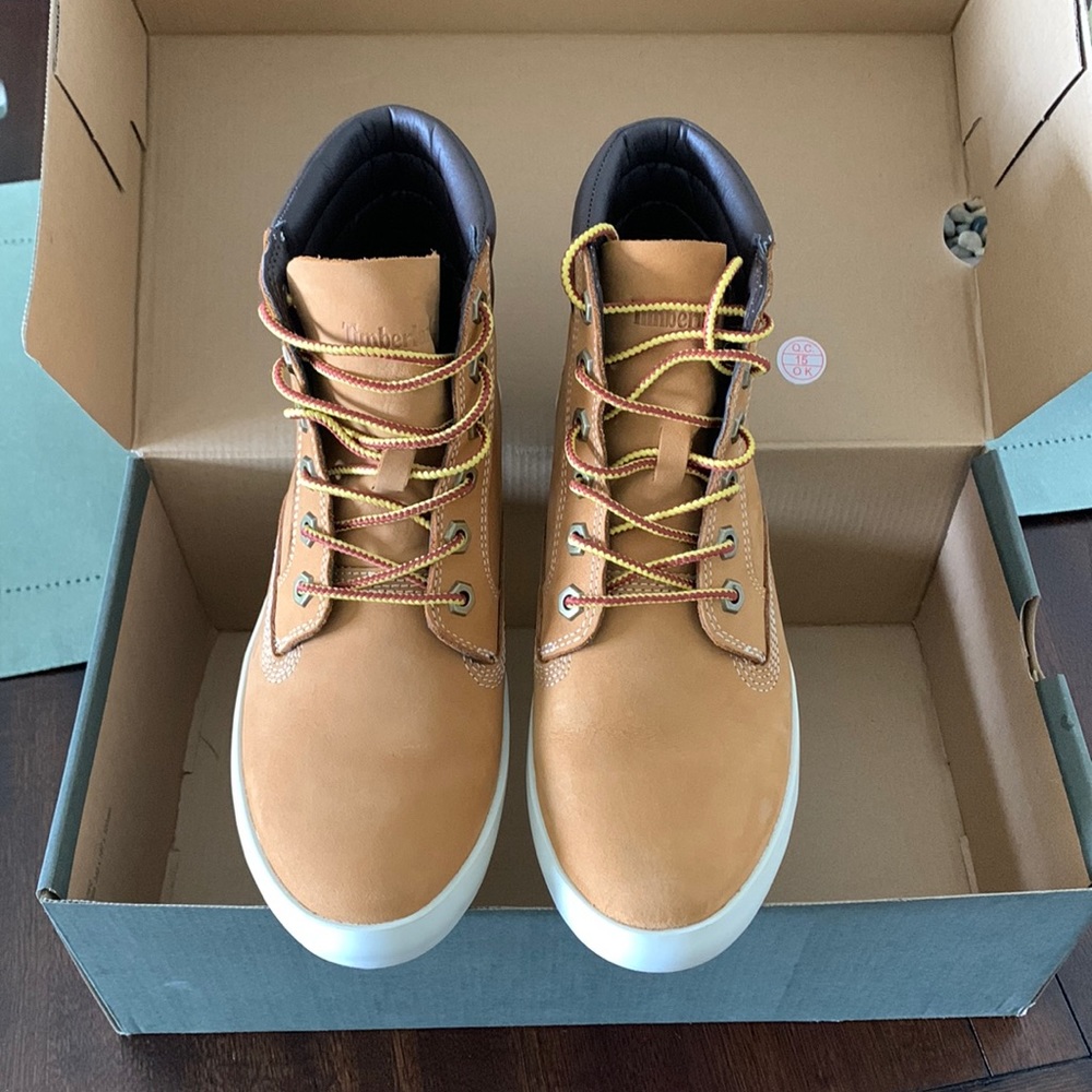 Women’s size 6.5 timberland dausette boots